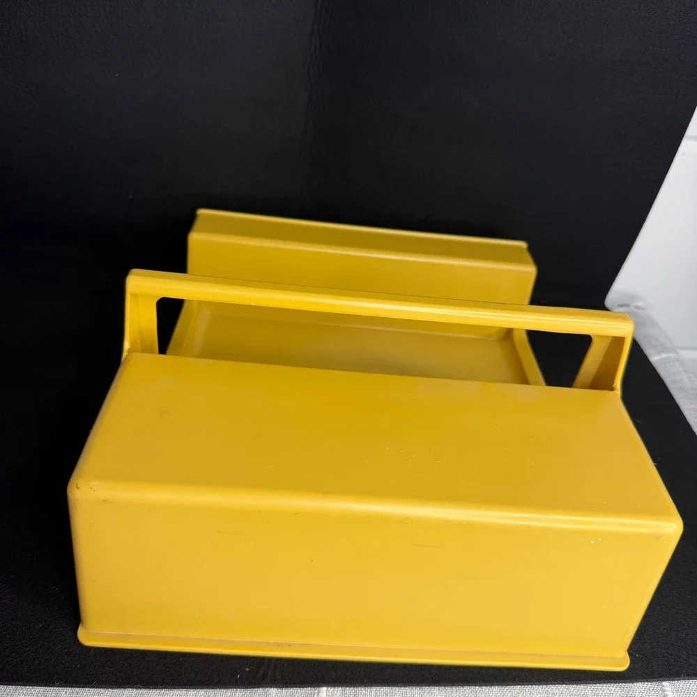 Rubbermaid vintage 1981